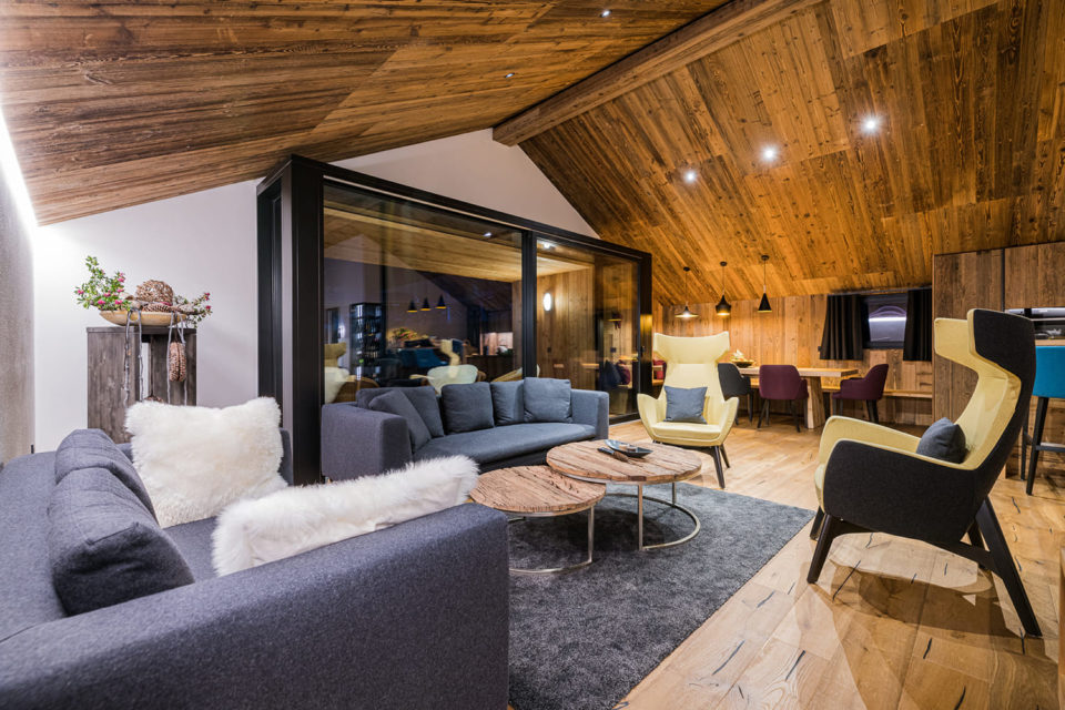 Chalet Ortles - Wohnraum mit Terrasse